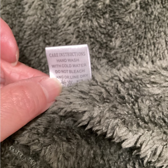 Grace & Emma open front Sherpa hoodie. Olive/Army Green. Size Medium - Picture 9 of 12